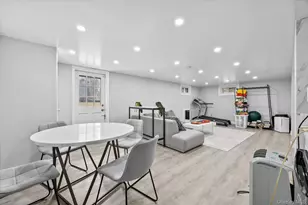 15 Cricket Ln, Great Neck, NY 11024 - Photo 35