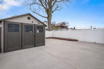 5020 Clearview Expressway, Oakland Gardens, NY 11364 - Photo 35