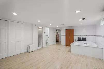 5020 Clearview Expressway, Oakland Gardens, NY 11364 - Photo 21