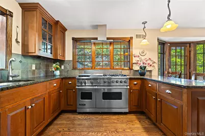 378 Beverly Road, Douglaston, NY 11363 - Photo 17