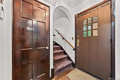 378 Beverly Road, Douglaston, NY 11363 - Photo 3