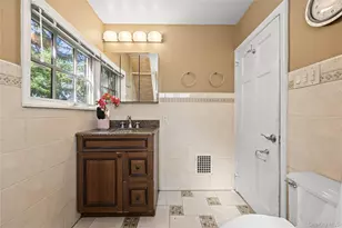 3-78 Beverly Rd, Douglaston, NY 11363 - Photo 35