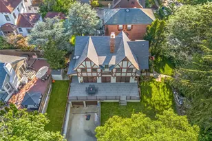 3-78 Beverly Rd, Douglaston, NY 11363 - Photo 41