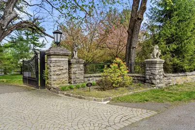 139 Scarborough Road, Briarcliff Manor, NY 10510 - Photo 35