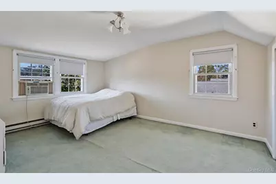 29 Summit Avenue, Lynbrook, NY 11563 - Photo 21