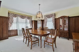 29 Summit Ave, Lynbrook, NY 11563 - Photo 7