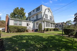 29 Summit Ave, Lynbrook, NY 11563 - Photo 3