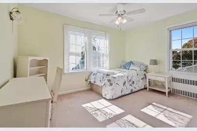29 Summit Avenue, Lynbrook, NY 11563 - Photo 17