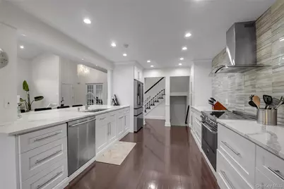 51 Foxwood Drive #51, Jericho, NY 11753 - Photo 5