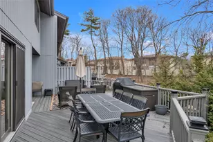 51 Foxwood Dr, Jericho, NY 11753 - Photo 21