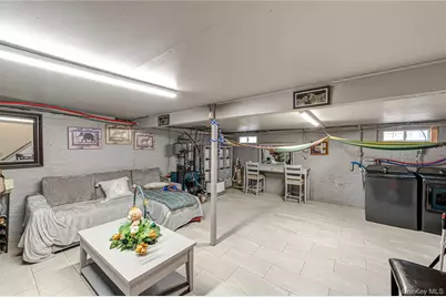 10 Sinclair Drive, Greenlawn, NY 11740 - Photo 13