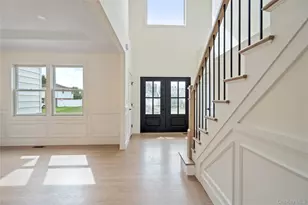 27A Belmont Circle, Syosset, NY 11791 - Photo 3