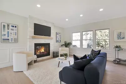 27A Belmont Circle, Syosset, NY 11791 - Photo 9