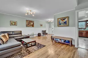 18 Frost Ln, Greenlawn, NY 11740 - Photo 7
