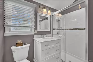 18 Frost Ln, Greenlawn, NY 11740 - Photo 15