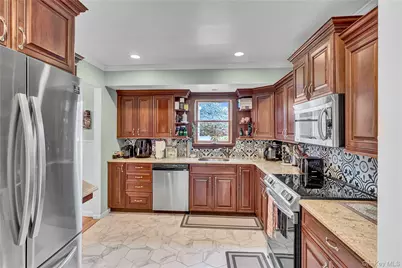 18 Frost Lane, Greenlawn, NY 11740 - Photo 11