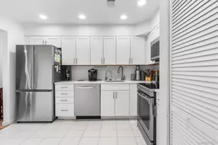 230 Aspen Ct, Wantagh, NY 11793 - Photo 7