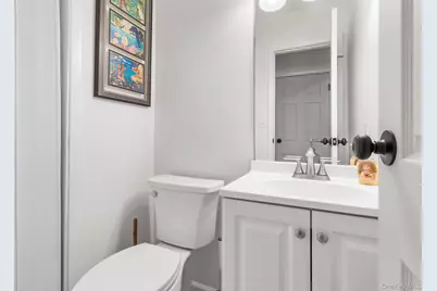 230 Aspen Court, Wantagh, NY 11793 - Photo 9