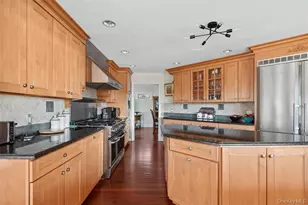 4 Quebec Rd, Island Park, NY 11558 - Photo 7