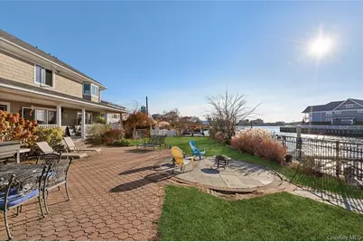 4 Quebec Road, Island Park, NY 11558 - Photo 17