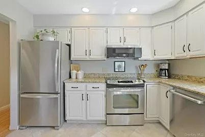 12 Greenwood Lane, Valhalla, NY 10595 - Photo 15