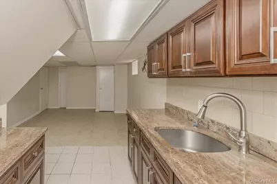 505 N 1st Street, New Hyde Park, NY 11040 - Photo 17