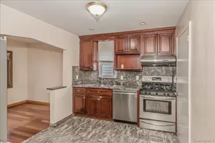 505 N 1st St, New Hyde Park, NY 11040 - Photo 7