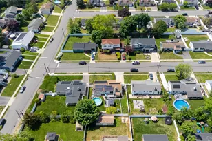 93 Lloyd Ave, North Babylon, NY 11703 - Photo 29