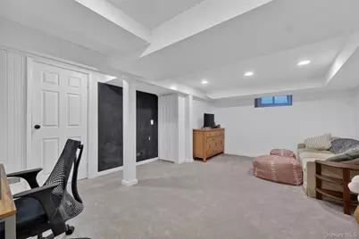 114 Chestnut Drive, New Windsor, NY 12553 - Photo 29