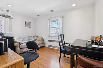 6 Saint George Road, Great Neck, NY 11021 - Photo 17