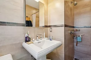 6 St George Rd, Great Neck, NY 11021 - Photo 15