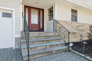 6 St George Rd, Great Neck, NY 11021 - Photo 3