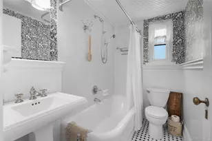 910 Stuart Ave, Mamaroneck, NY 10543 - Photo 19