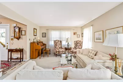 260 Washington Avenue, Saint James, NY 11780 - Photo 9