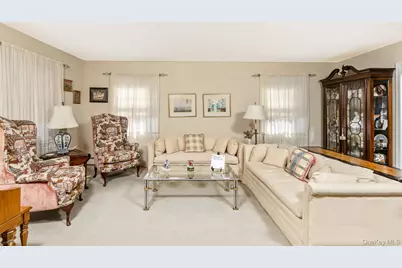 260 Washington Avenue, Saint James, NY 11780 - Photo 7