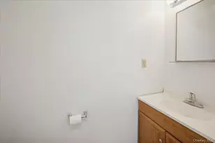 501 Maplewood Gardens, Nanuet, NY 10954 - Photo 9