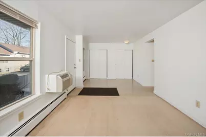 501 Maplewood Gardens, Nanuet, NY 10954 - Photo 5