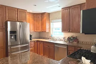 442 E Beech St, Long Beach, NY 11561 - Photo 5