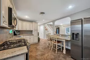 159 Dawn Dr, Centereach, NY 11720 - Photo 9