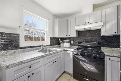 17 Cedar Street, Central Islip, NY 11722 - Photo 5