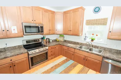 9 Jake Henry Drive, Marlboro, NY 12542 - Photo 7