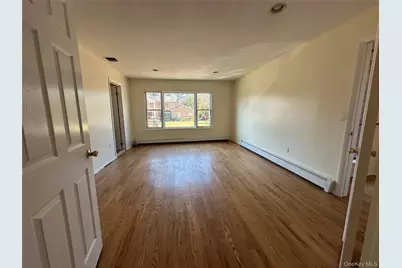 106 Woods Drive, Roslyn, NY 11576 - Photo 15