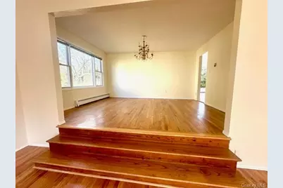 106 Woods Drive, Roslyn, NY 11576 - Photo 3