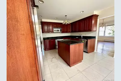 106 Woods Drive, Roslyn, NY 11576 - Photo 5