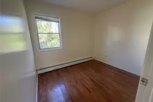 106 Woods Dr, Roslyn, NY 11576 - Photo 11