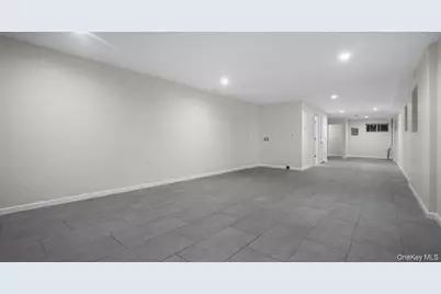 955 E 229th Street, Bronx, NY 10466 - Photo 19