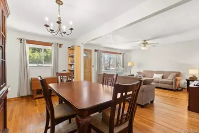 259 Waldo Street, Copiague, NY 11726 - Photo 5