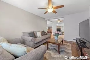 916 N Clinton Ave, Lindenhurst, NY 11757 - Photo 5