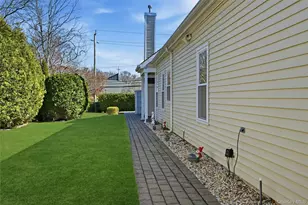 415 Leisure Dr, Ridge, NY 11961 - Photo 3