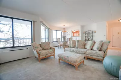 400 High Point Drive #204, Hartsdale, NY 10530 - Photo 5